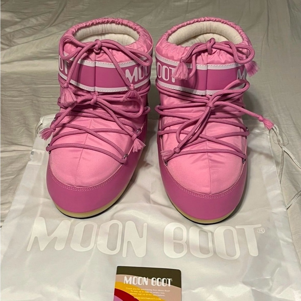 Moon Boot Women's Pink Snow Boots